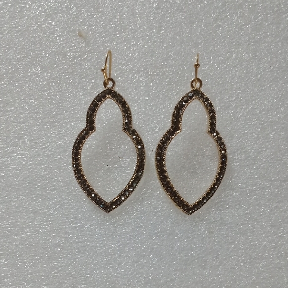 Jewelry - Gold Tone Rhinestone Earrings #A375